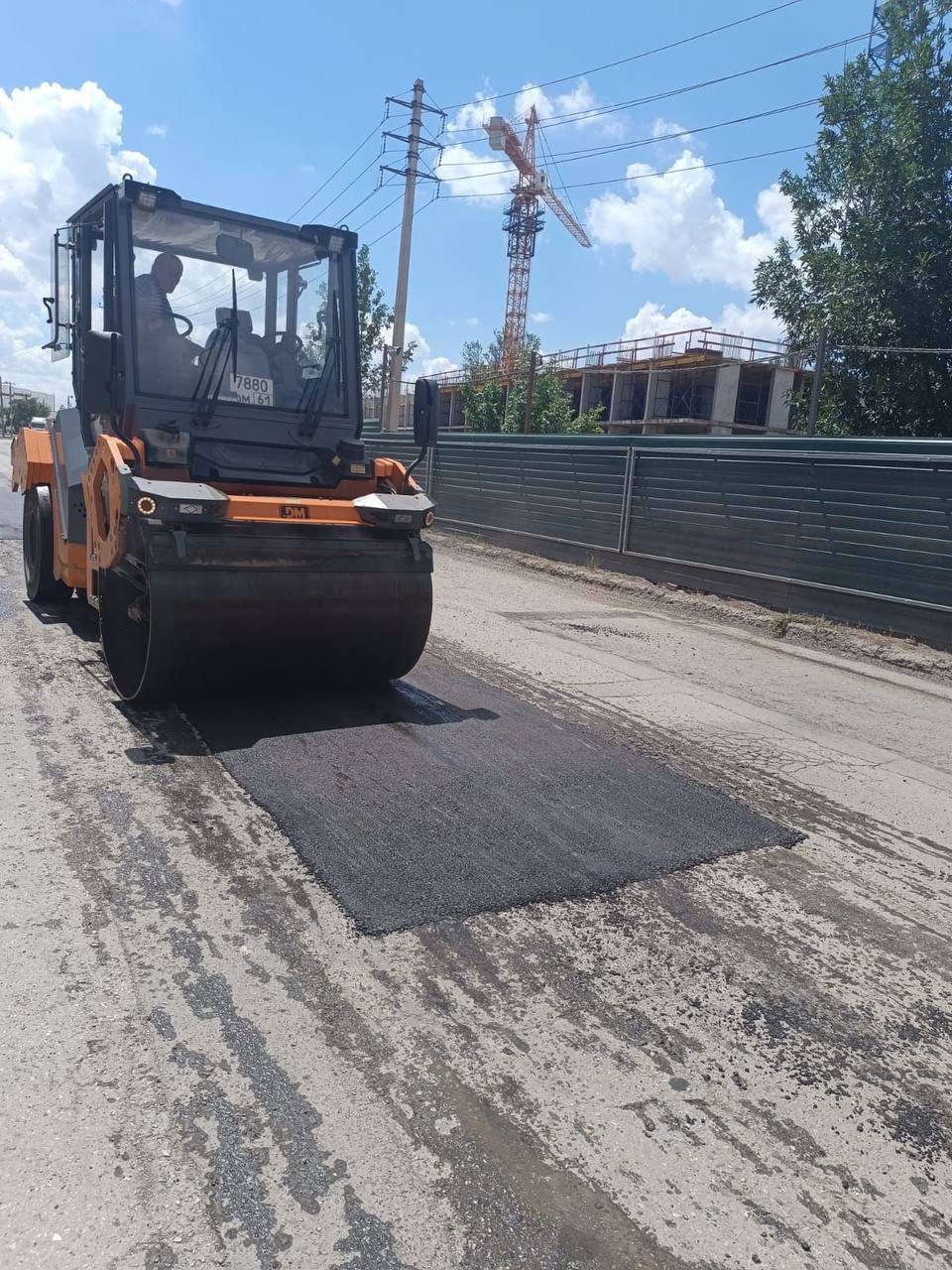 В Батайске продолжается ямочный ремонт дорог | 20.06.2024 | Батайск -  БезФормата